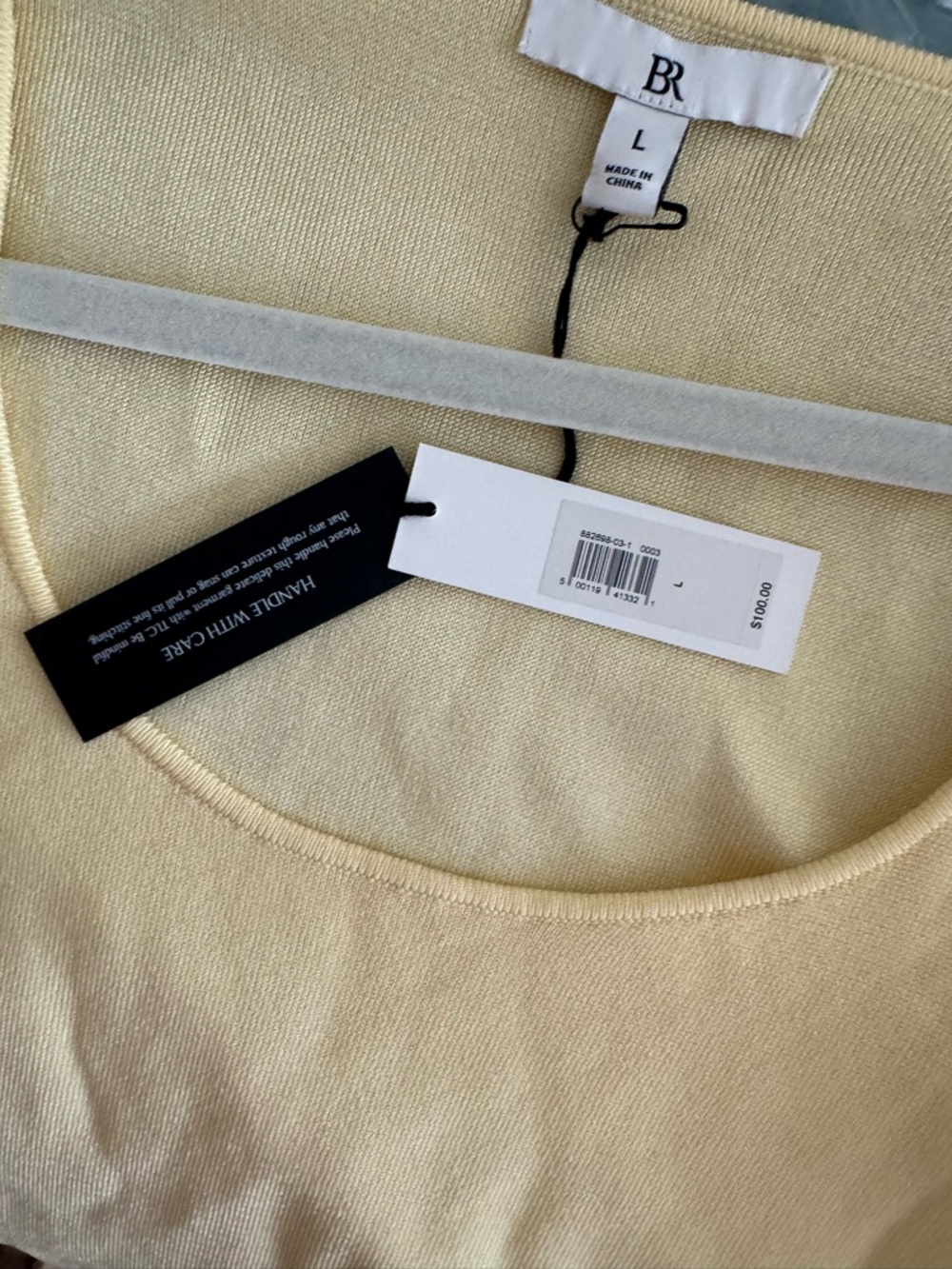 Banana Republic Butter Yellow Knit Scoop Neck Top Size L NWT - Picture 4 of 5